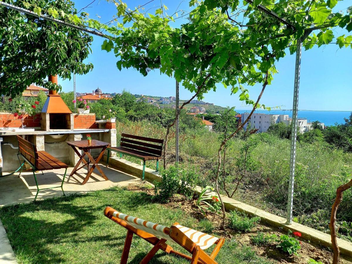 Family Hotel Amore Byala  Bagian luar foto