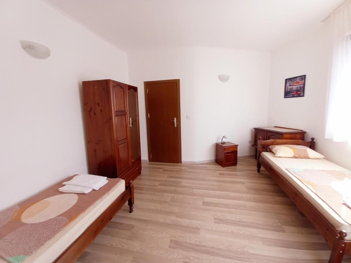 Family Hotel Amore Byala  Bagian luar foto