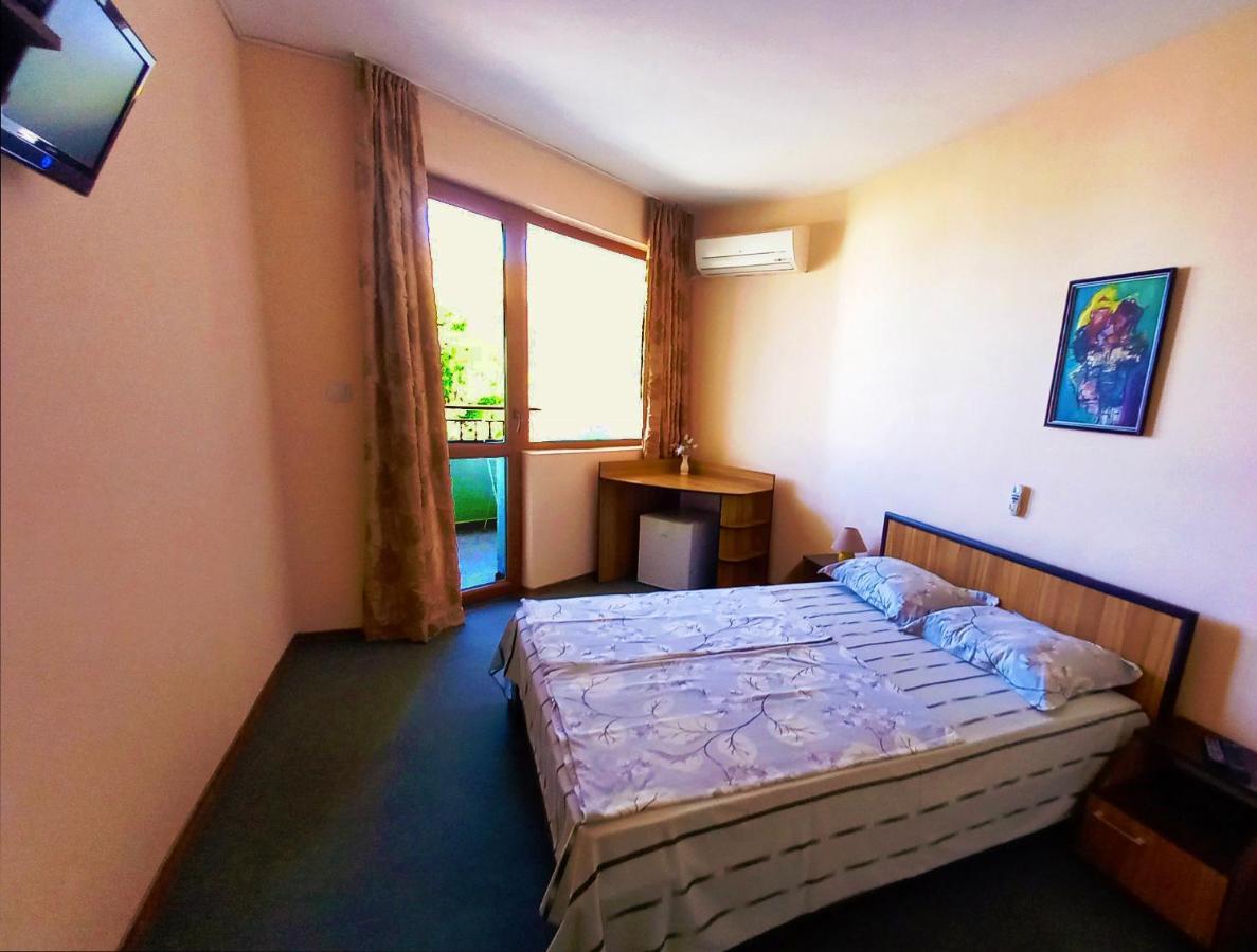 Family Hotel Amore Byala  Bagian luar foto