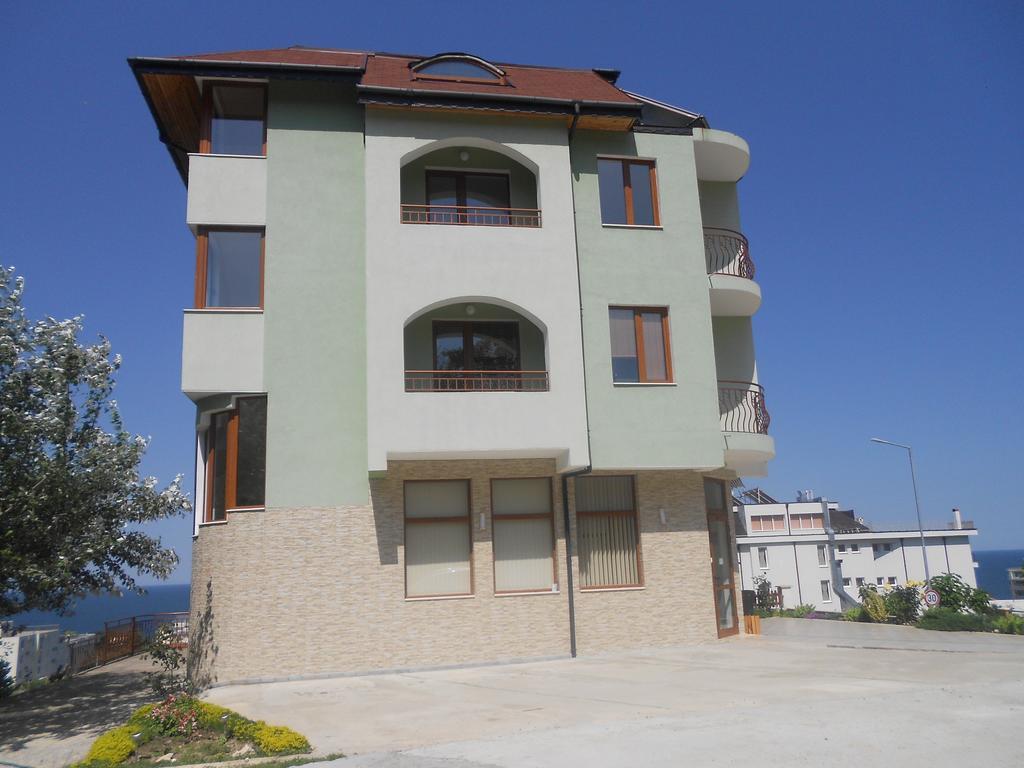 Family Hotel Amore Byala  Bagian luar foto