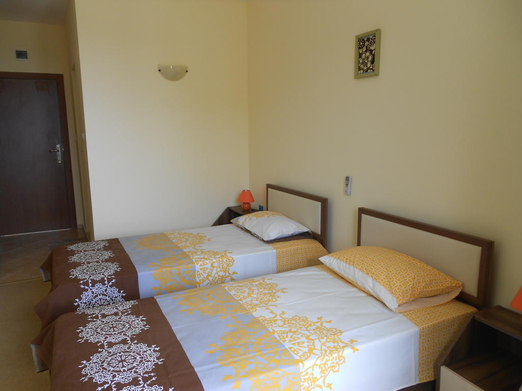 Family Hotel Amore Byala  Ruang foto