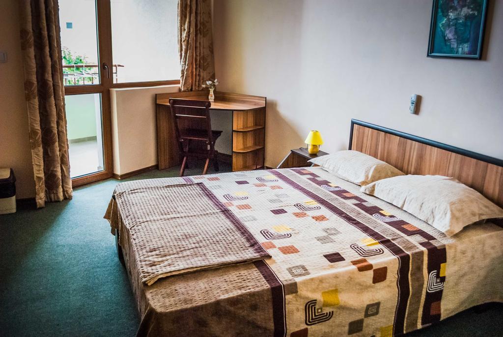 Family Hotel Amore Byala  Bagian luar foto