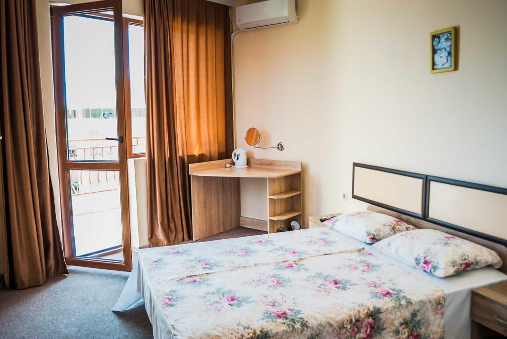 Family Hotel Amore Byala  Bagian luar foto