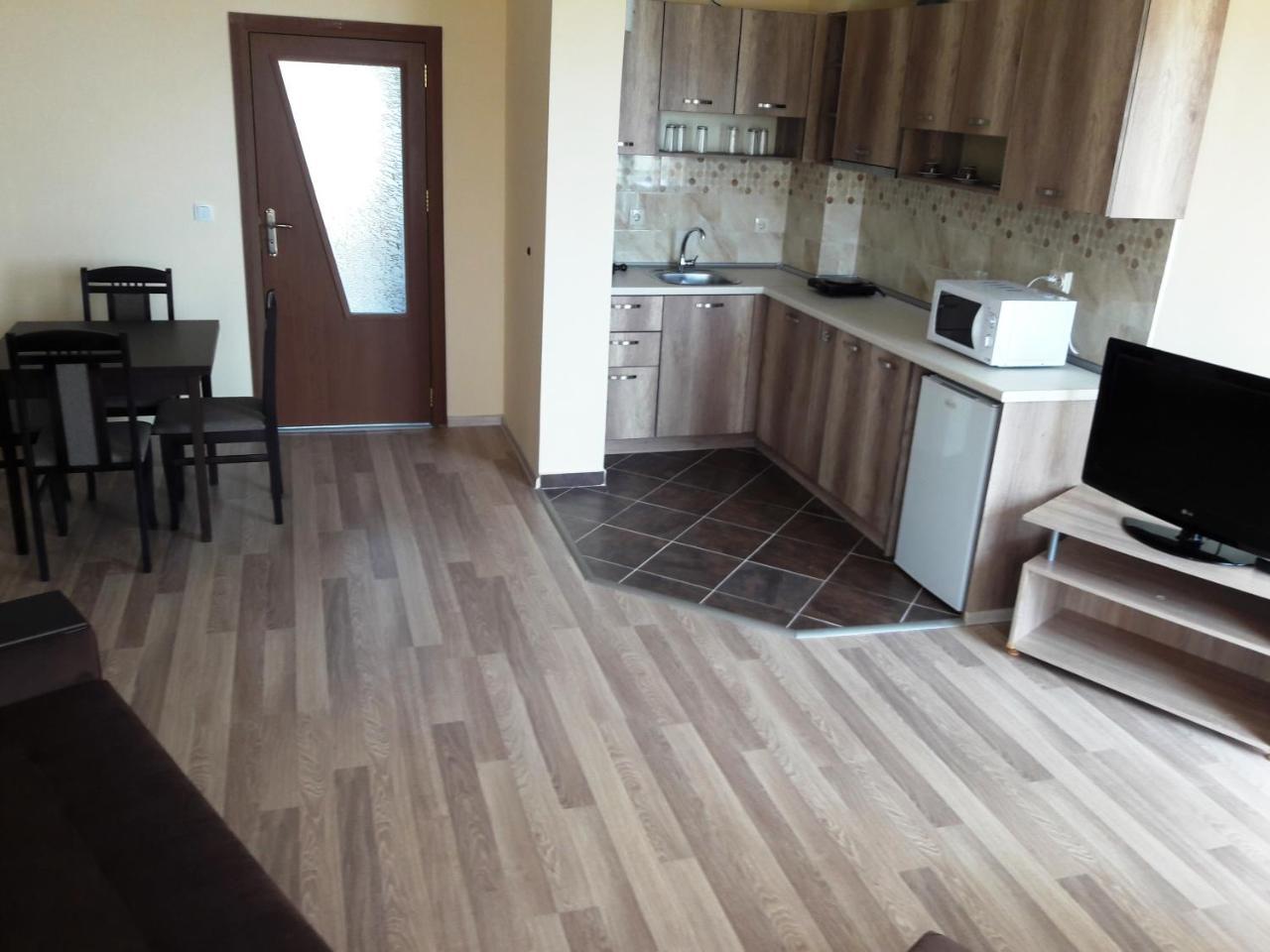 Family Hotel Amore Byala  Bagian luar foto