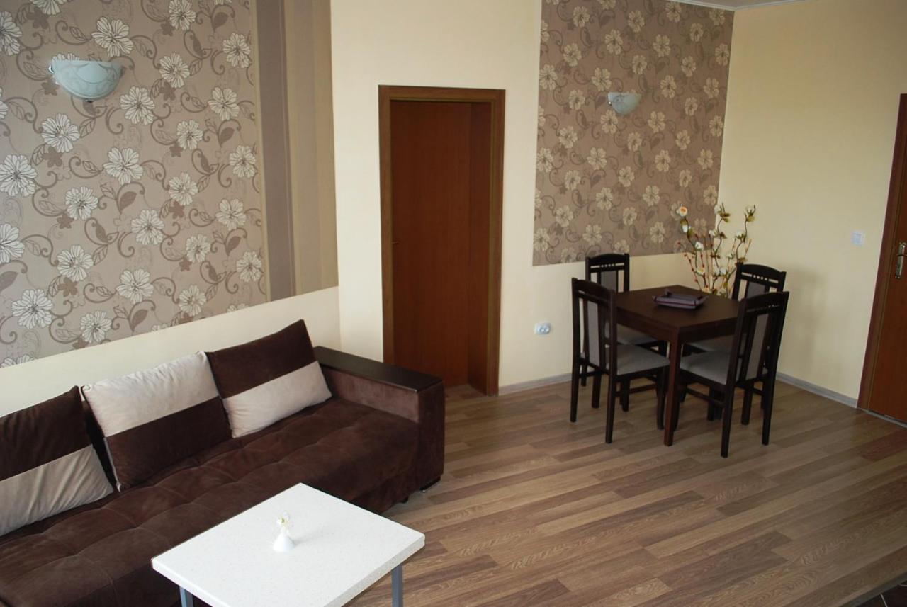 Family Hotel Amore Byala  Bagian luar foto