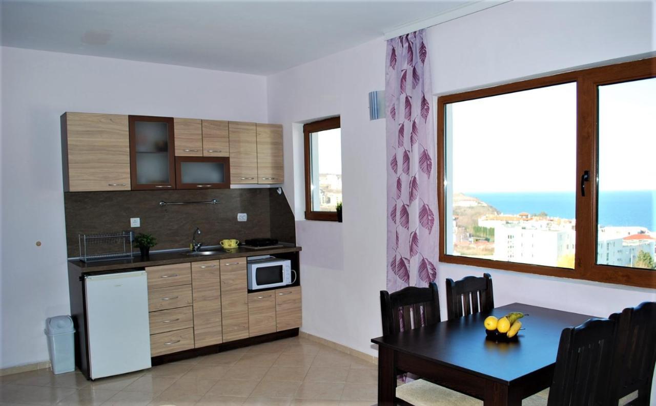 Family Hotel Amore Byala  Bagian luar foto