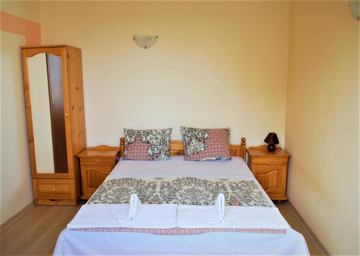 Family Hotel Amore Byala  Bagian luar foto
