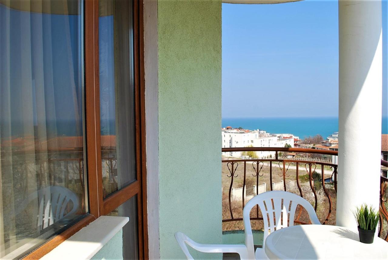 Family Hotel Amore Byala  Bagian luar foto