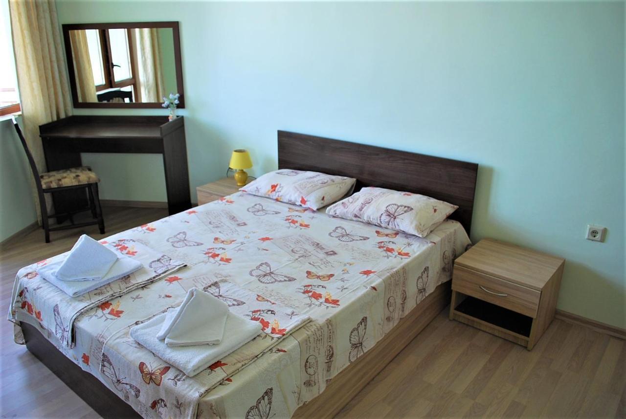 Family Hotel Amore Byala  Bagian luar foto