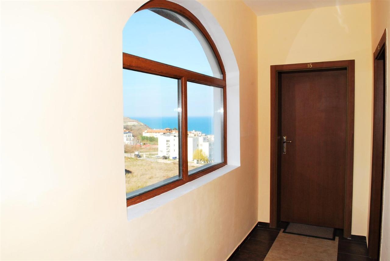 Family Hotel Amore Byala  Bagian luar foto